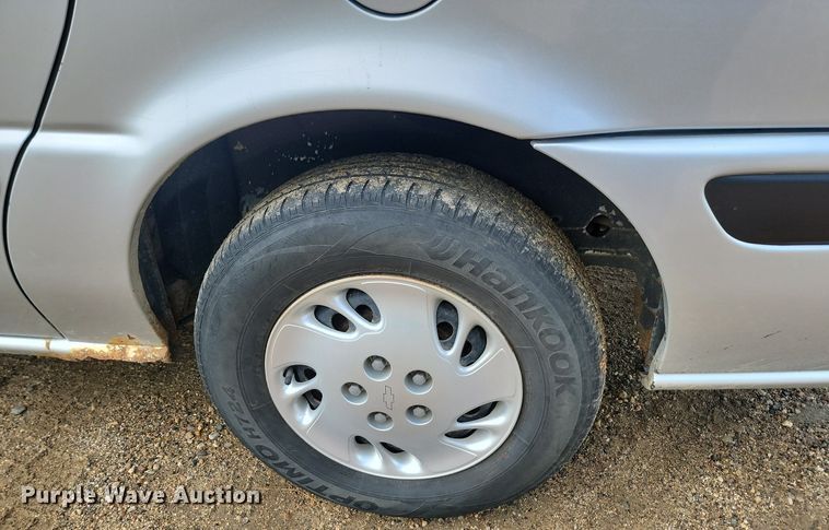 image for item DQ7469 2002 Chevrolet Venture  van