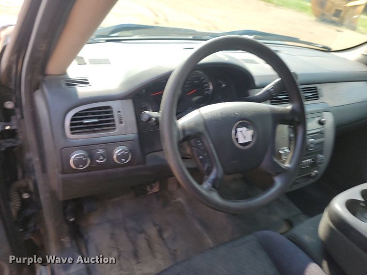 image for item DQ7470 2011 Chevrolet Tahoe Police  SUV