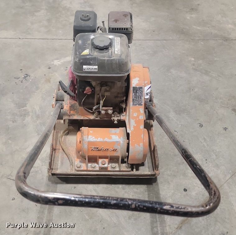 image for item DQ7485 Multiquip MVC-90H  plate compactor