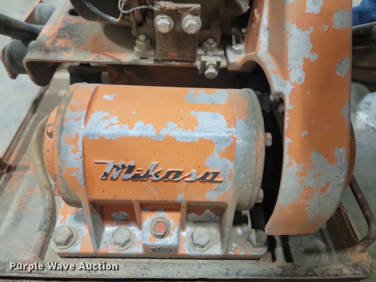 image for item DQ7485 Multiquip MVC-90H  plate compactor