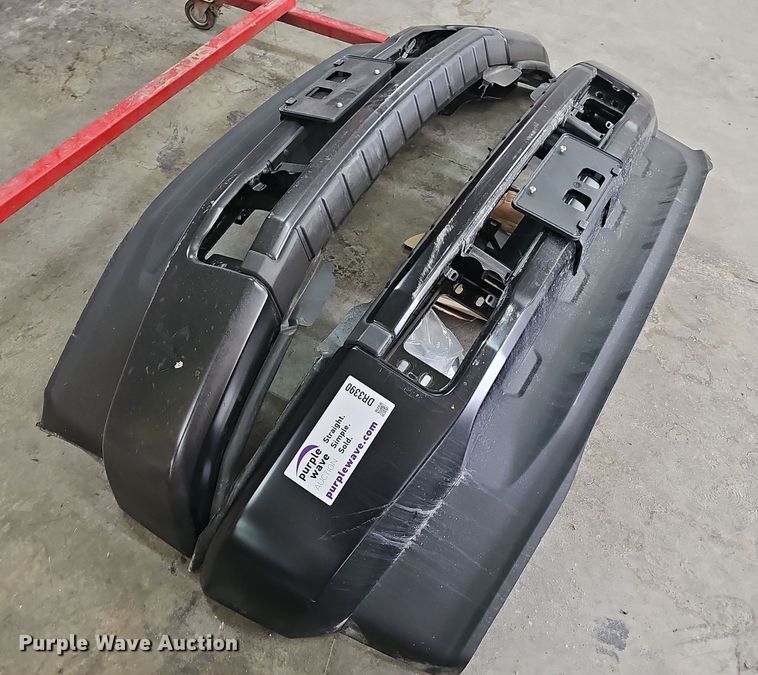 image for item DR3390 (2) Ford front bumpers