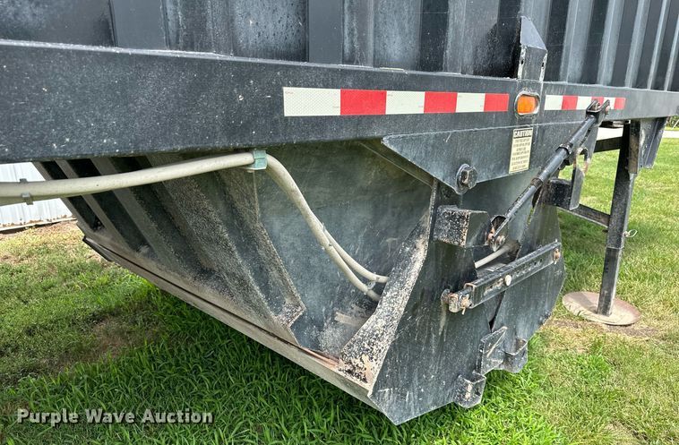 image for item DS2040 2013 CTS BDT-30  bottom dump trailer