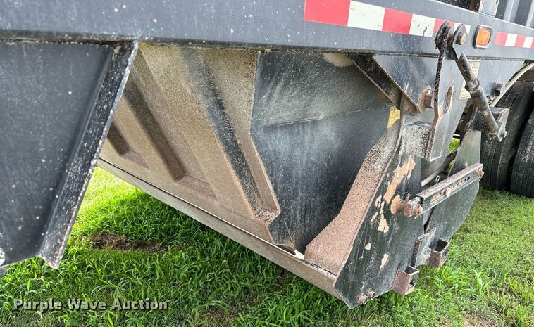 image for item DS2040 2013 CTS BDT-30  bottom dump trailer