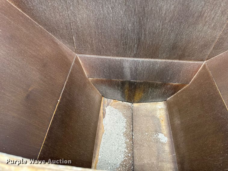 image for item DS2040 2013 CTS BDT-30  bottom dump trailer