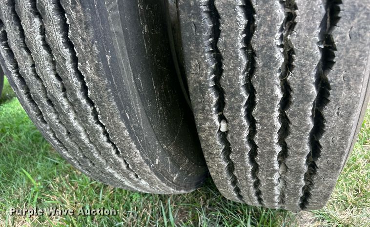 image for item DS2040 2013 CTS BDT-30  bottom dump trailer