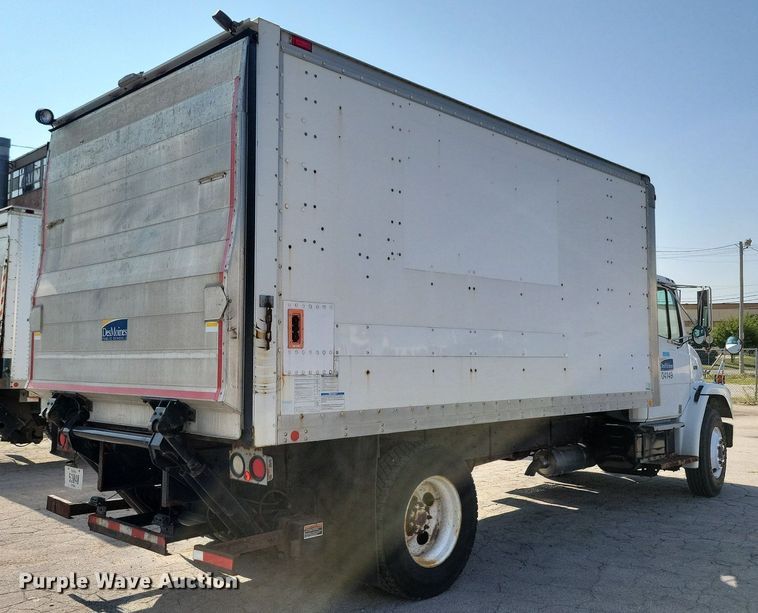 image for item JO9230 2004 Freightliner FL70  box truck