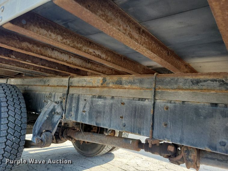 image for item JO9230 2004 Freightliner FL70  box truck