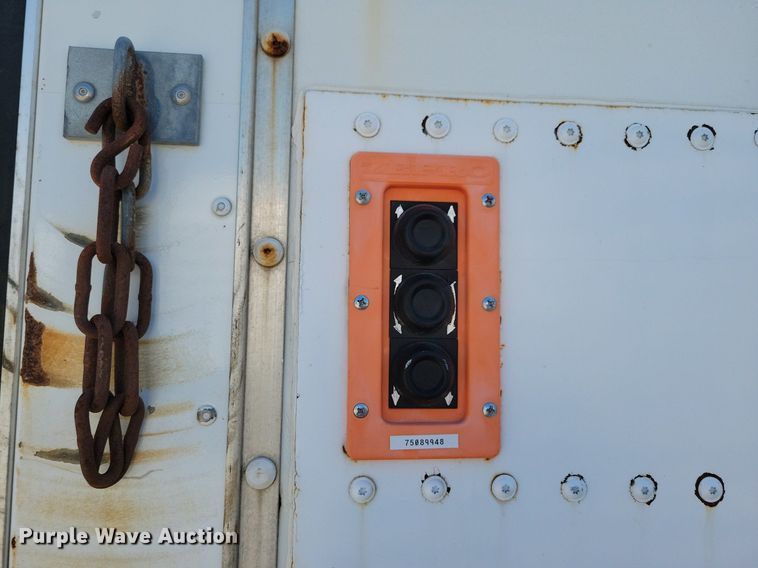 image for item JO9230 2004 Freightliner FL70  box truck