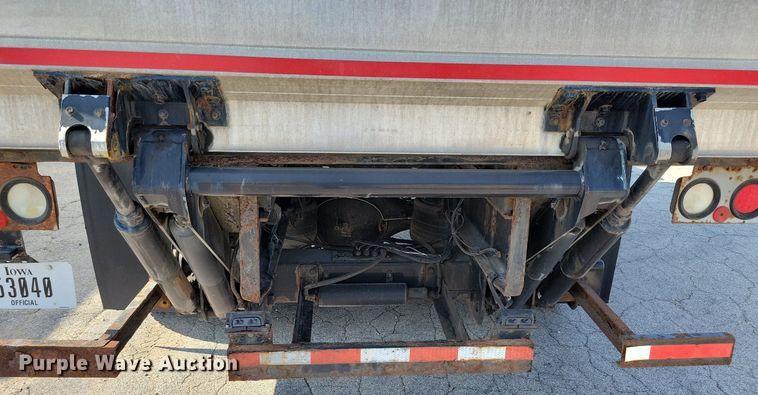 image for item JO9230 2004 Freightliner FL70  box truck