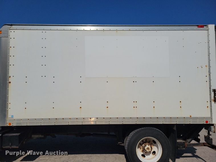 image for item JO9230 2004 Freightliner FL70  box truck