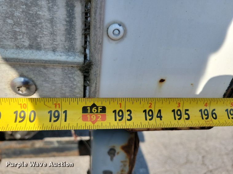 image for item JO9230 2004 Freightliner FL70  box truck