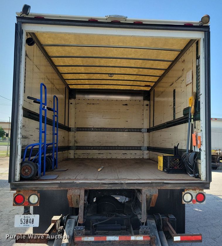 image for item JO9230 2004 Freightliner FL70  box truck