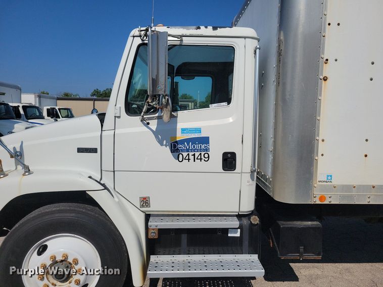 image for item JO9230 2004 Freightliner FL70  box truck