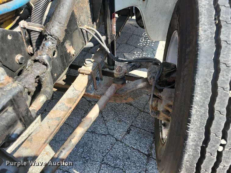 image for item JO9230 2004 Freightliner FL70  box truck