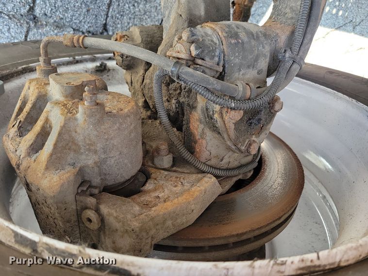 image for item JO9230 2004 Freightliner FL70  box truck