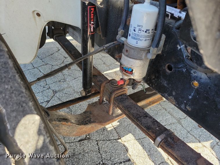 image for item JO9230 2004 Freightliner FL70  box truck