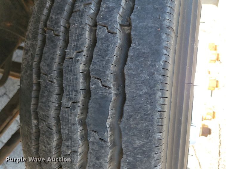 image for item JO9230 2004 Freightliner FL70  box truck