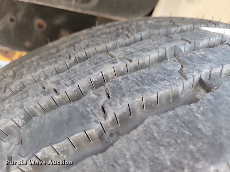 image for item JO9230 2004 Freightliner FL70  box truck