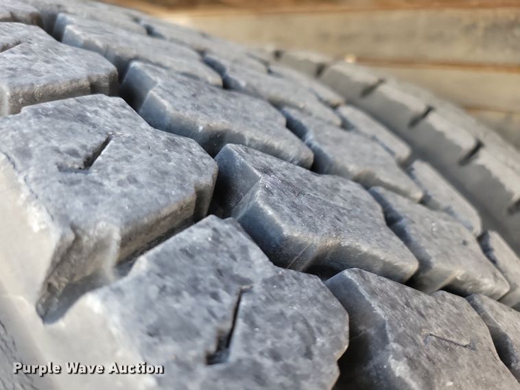 image for item JO9230 2004 Freightliner FL70  box truck