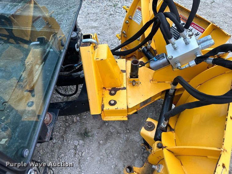 image for item JX9013 Toro Groundsmaster 7200  lawn mower