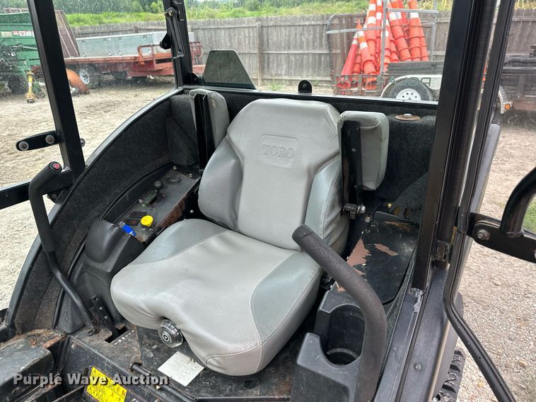 image for item JX9013 Toro Groundsmaster 7200  lawn mower