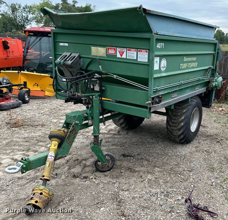 Bannerman BTD20 top dresser spreader in Shawnee, KS Item JX9015 sold Purple Wave