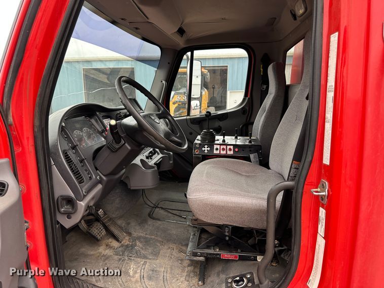 image for item KX9073 2011 Freightliner  refuse truck