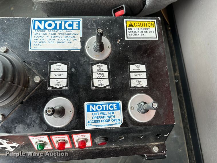 image for item KX9073 2011 Freightliner  refuse truck