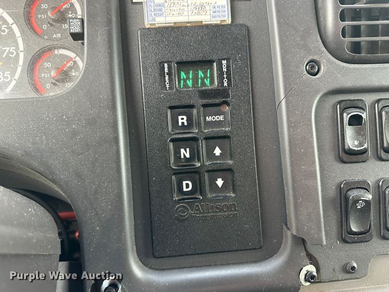 image for item KX9073 2011 Freightliner  refuse truck