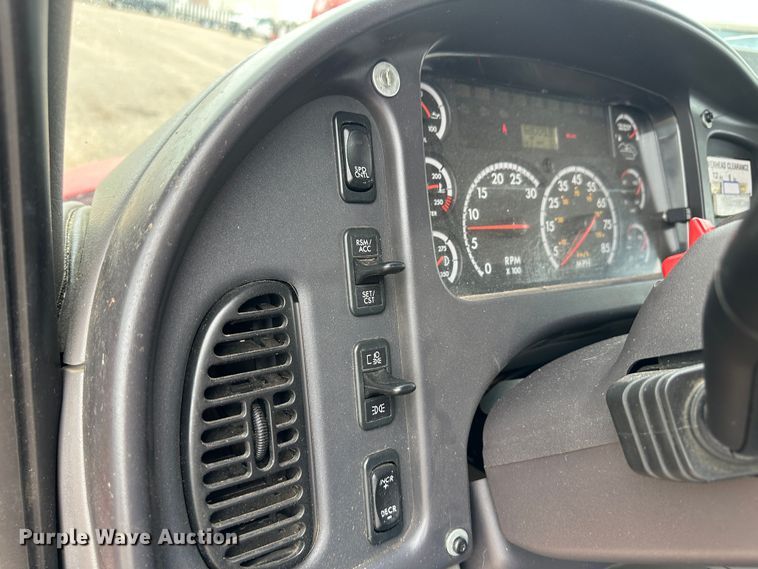 image for item KX9073 2011 Freightliner  refuse truck