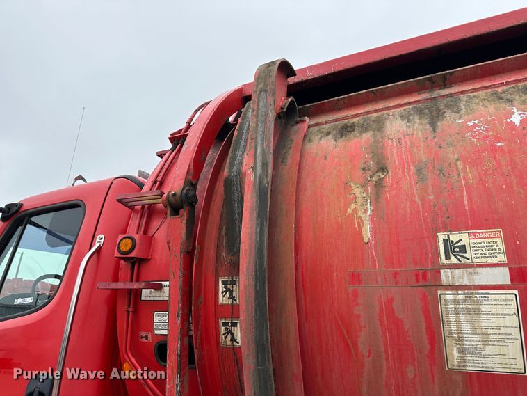 image for item KX9073 2011 Freightliner  refuse truck