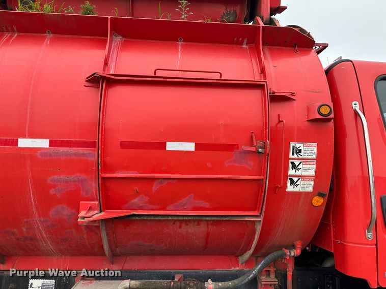 image for item KX9073 2011 Freightliner  refuse truck