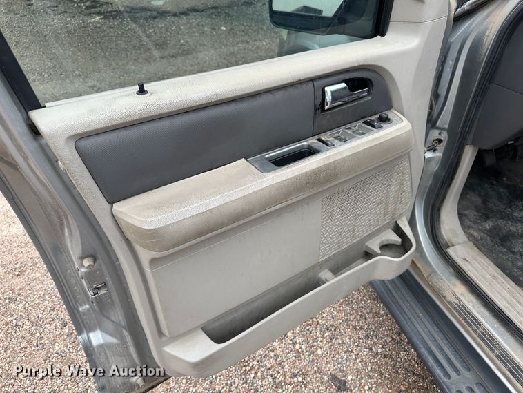 image for item KX9074 2008 Ford Expedition  SUV