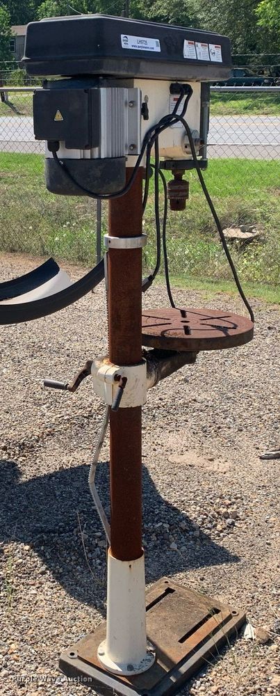 image for item LH9725 2011 Shop Fox W1680 17