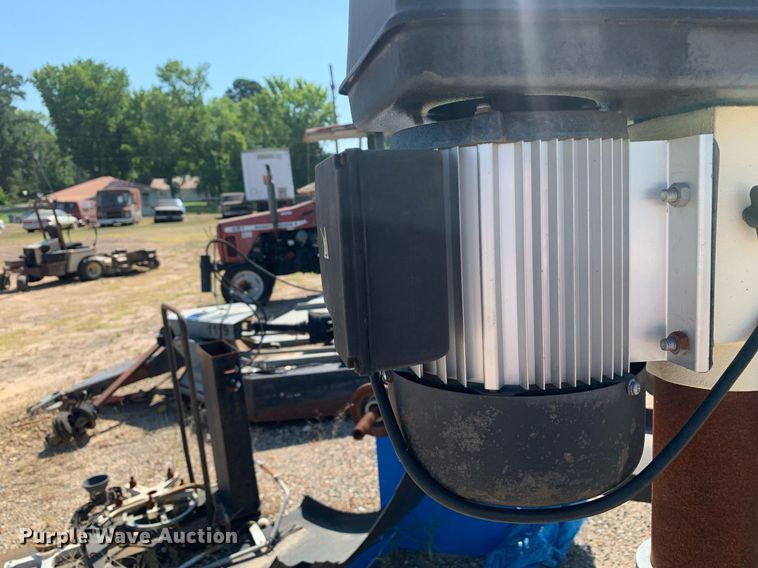 image for item LH9725 2011 Shop Fox W1680 17