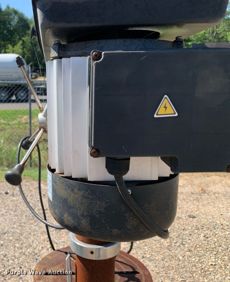 image for item LH9725 2011 Shop Fox W1680 17