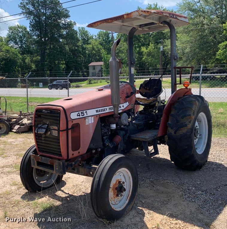 image for item LH9727 2002 Massey Ferguson 451  tractor