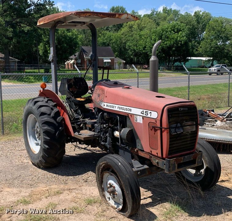 image for item LH9727 2002 Massey Ferguson 451  tractor