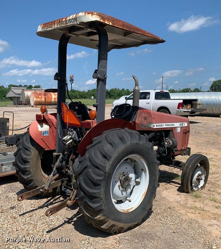 image for item LH9727 2002 Massey Ferguson 451  tractor