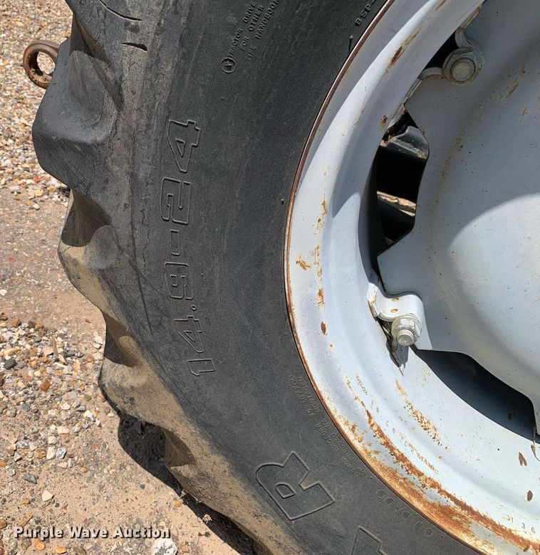 image for item LH9727 2002 Massey Ferguson 451  tractor