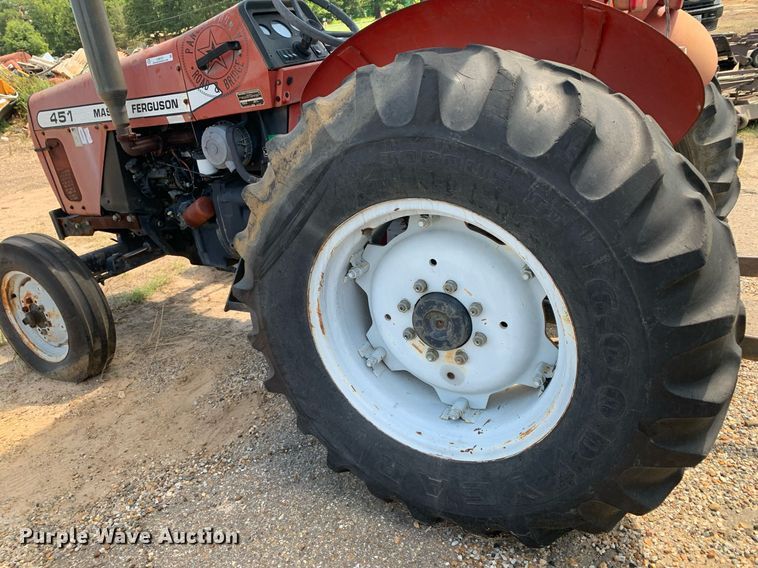 image for item LH9727 2002 Massey Ferguson 451  tractor