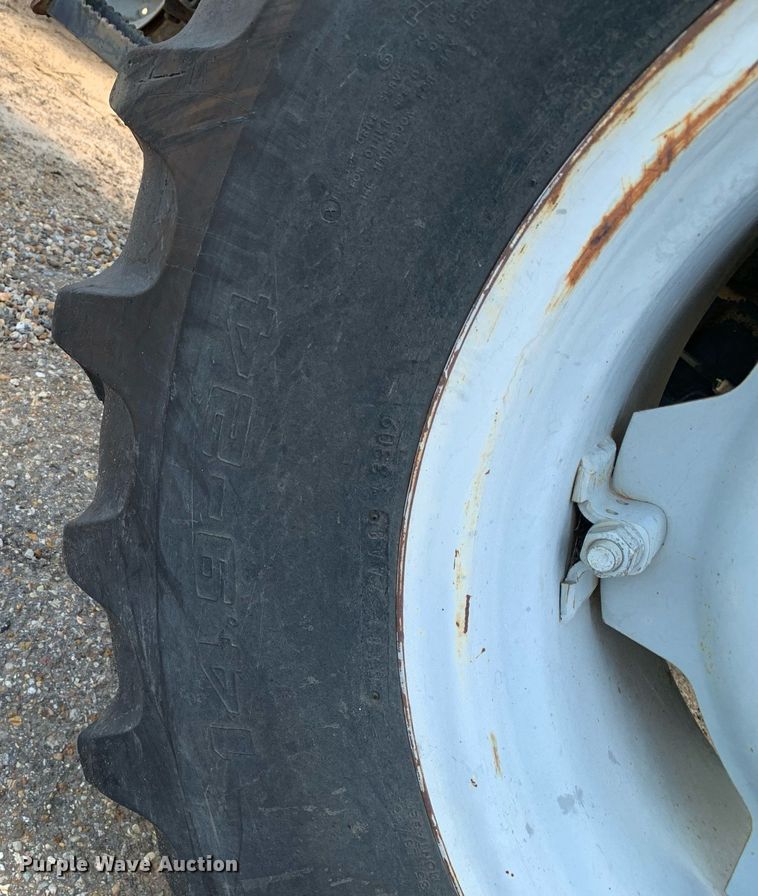 image for item LH9727 2002 Massey Ferguson 451  tractor