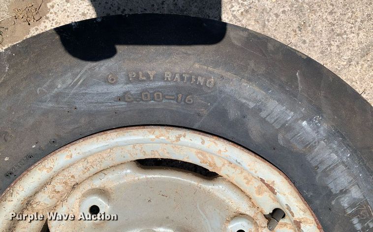 image for item LH9727 2002 Massey Ferguson 451  tractor