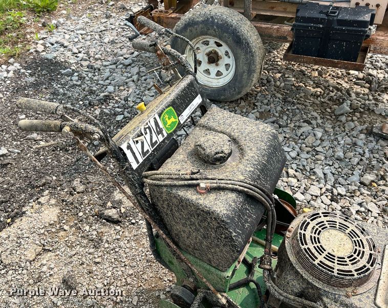 image for item LI9776 John Deere WG36A  lawn mower