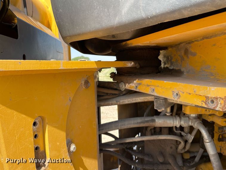 image for item LS9320 2013 John Deere 624K  wheel loader