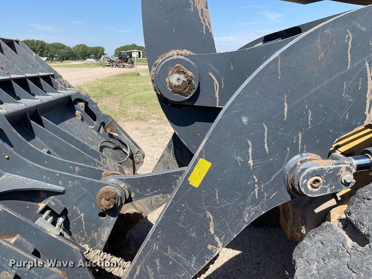 image for item LS9320 2013 John Deere 624K  wheel loader