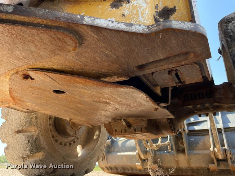 image for item LS9320 2013 John Deere 624K  wheel loader