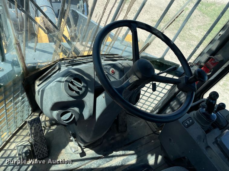 image for item LS9320 2013 John Deere 624K  wheel loader