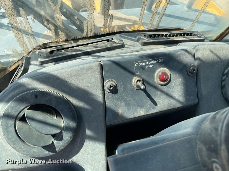 image for item LS9320 2013 John Deere 624K  wheel loader