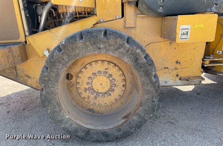 image for item LS9320 2013 John Deere 624K  wheel loader